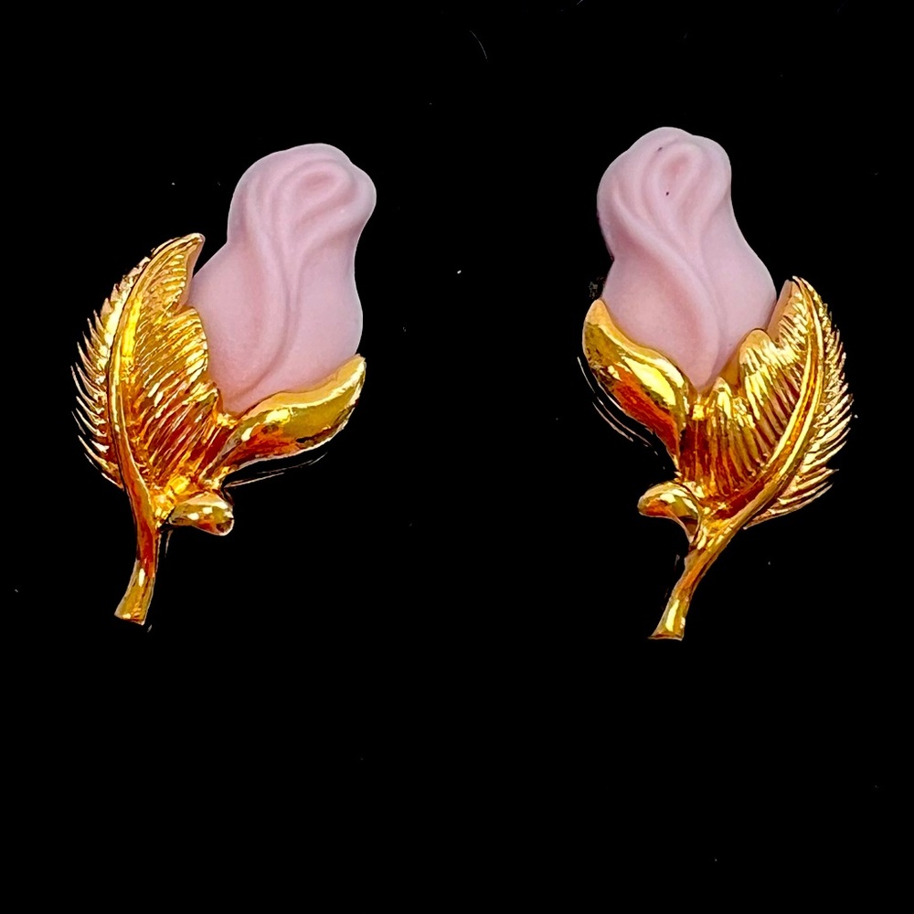AVON Vintage Porcelain Rose Bud Earrings